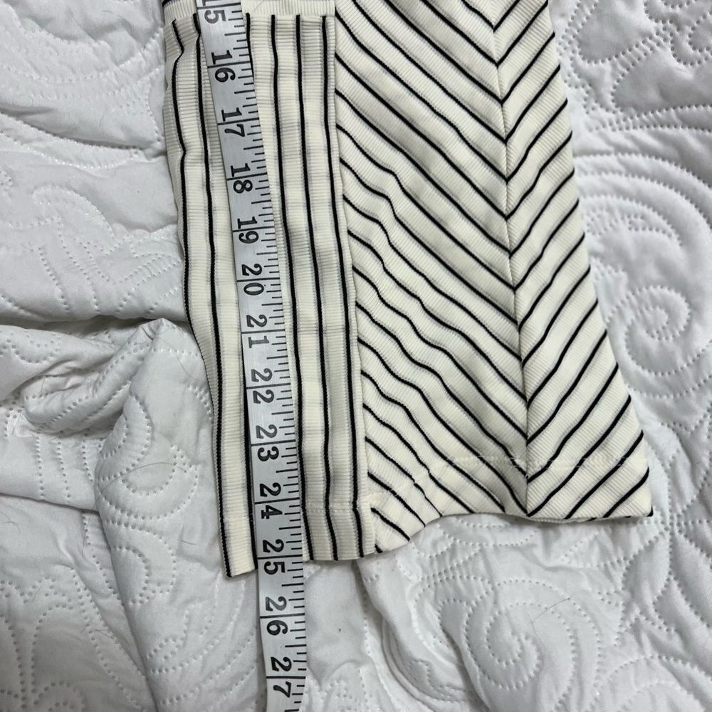 Derek Lam 10C Athleta Striped Madison
Ave Tank Top White Black Womens
Medium - Picture 10 of 10